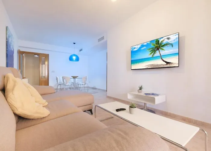 & Pool - Modern Flat Near The Port With Parking