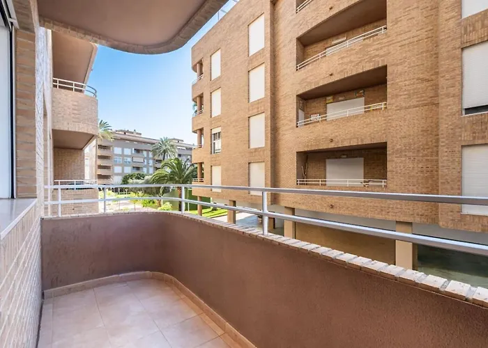 & Pool - Modern Flat Near The Port With Parking Apartment