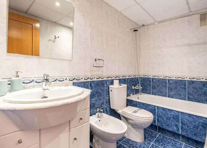 & Pool - Modern Flat Near The Port With Parking Apartment *