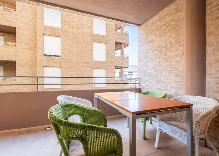 Apartment & Pool - Modern Flat Near The Port With Parking