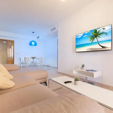 & Pool - Modern Flat Near The Port With Parking