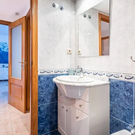 Daire & Pool - Modern Flat Near The Port With Parking