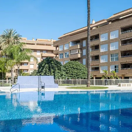 & Pool - Modern Flat Near The Port With Parking