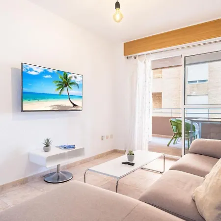 & Pool - Modern Flat Near The Port With Parking Daire