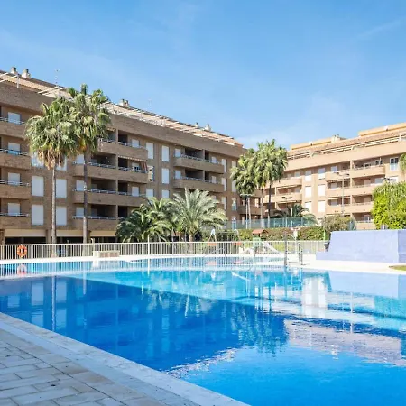 Daire & Pool - Modern Flat Near The Port With Parking