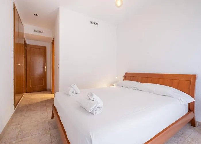 & Pool - Modern Flat Near The Port With Parking