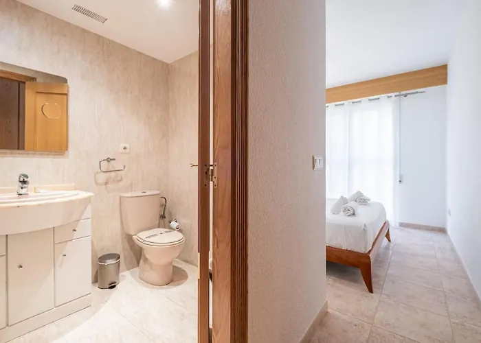 & Pool - Modern Flat Near The Port With Parking *