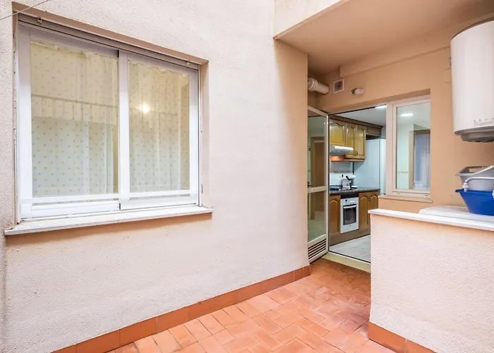 & Pool - Modern Flat Near The Port With Parking *