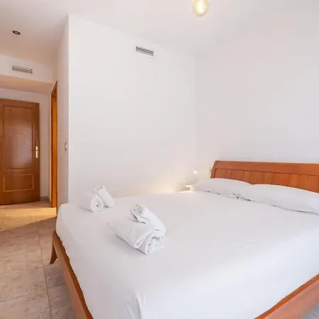 & Pool - Modern Flat Near The Port With Parking