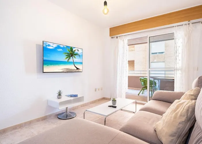 & Pool - Modern Flat Near The Port With Parking شقة