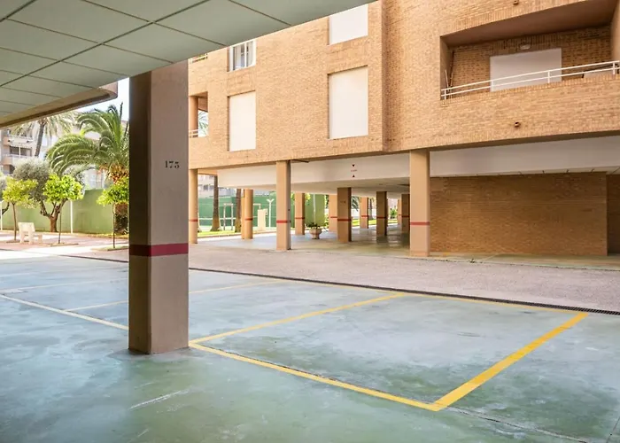 & Pool - Modern Flat Near The Port With Parking شقة