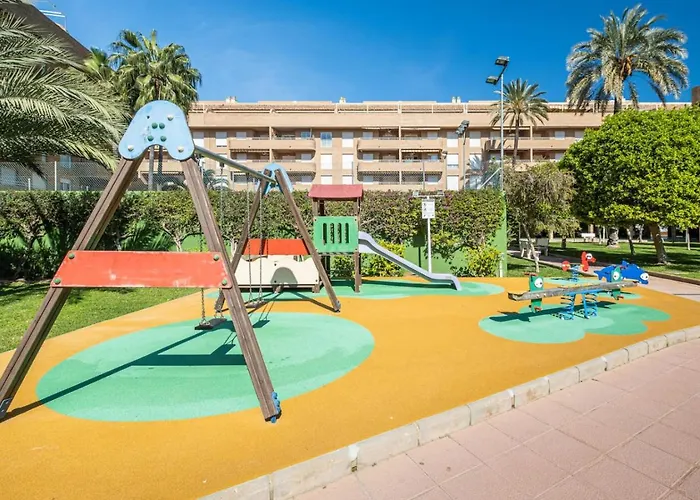 & Pool - Modern Flat Near The Port With Parking شقة