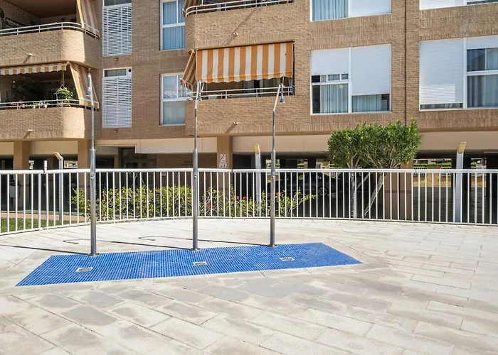 شقة & Pool - Modern Flat Near The Port With Parking *